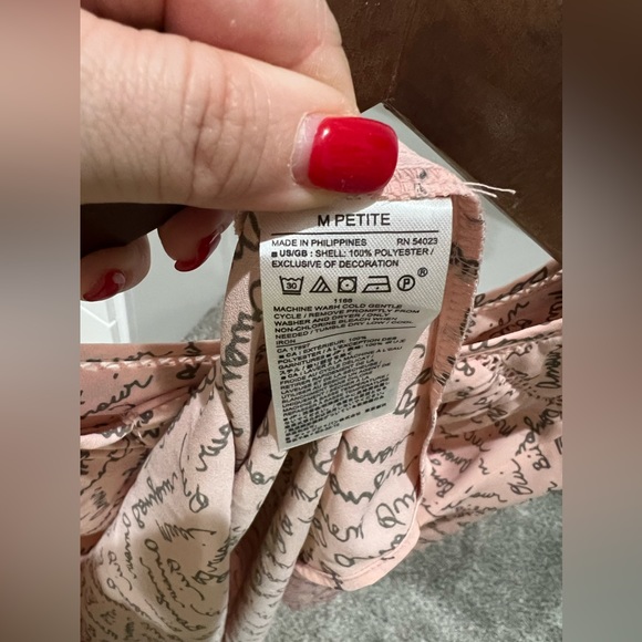 Banana Republic blouse with French print - Picture 7 of 7